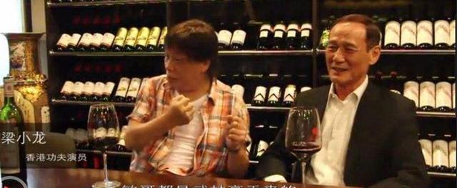 向华强还狠,帮刘嘉玲要回照片,妻子替他坐牢!