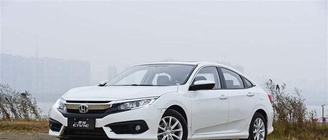 卡罗拉，轩逸是销量之王没错，但真正省油又好开的是车三款