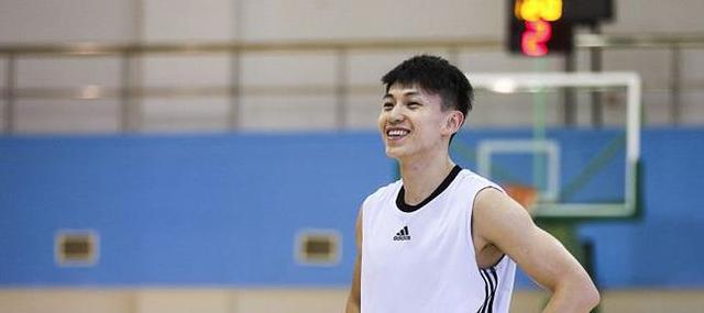 刘晓宇荣获cba第一帅哥之称，好友爆料其女友众多