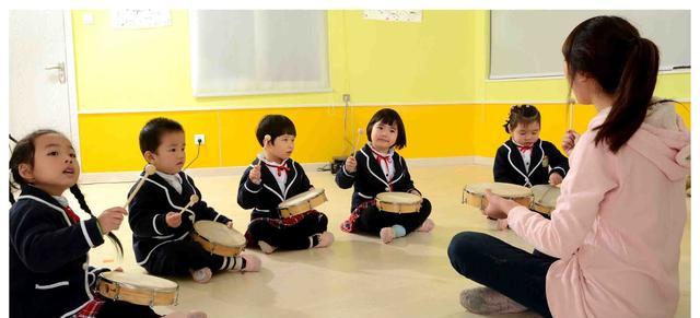 请不要因个别影响全体,为辛勤而敬业的幼师们