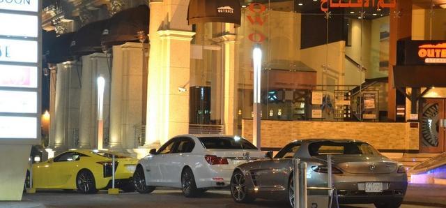 这国度公民比美国富裕却制止女司机上路,女人