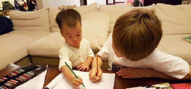 吴京家里简朴到不像明星 甄子丹家连卫生间都