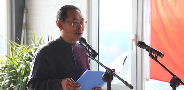 慈善为媒 天毅汽车城杯五人制足球赛开踢