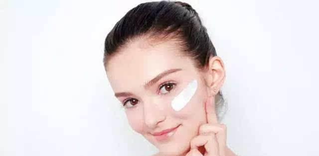 欧赛媤分享你的脸上涂抹这几层护肤品就够了