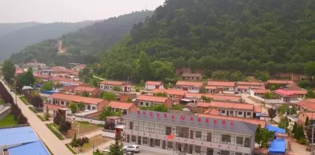 黄陵县双龙镇索洛湾村紧抓黄陵县西线旅游发展机遇,挖掘地域特色,充分