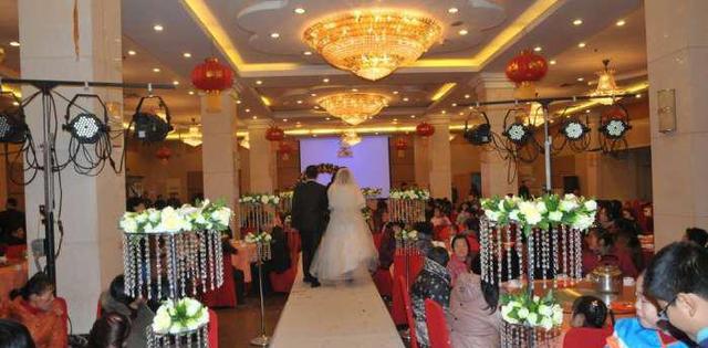 女子闺蜜结婚,发去一个大红包,随后得到的信息