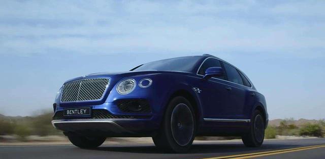 宾利添越现身车展，在它面前，瞬间理解了什么叫气质