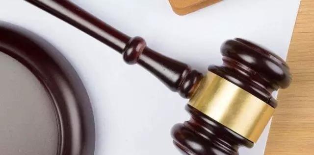 离婚案件被告不到庭永远都离不了吗?