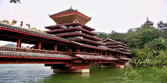 旅游一贵州2《万峰林+百里杜鹃+古建筑群+青岩古镇+红枫湖》