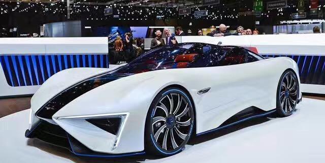 该车是中国“神厂”泰格鲁斯发布的名为“Ren”的超跑！