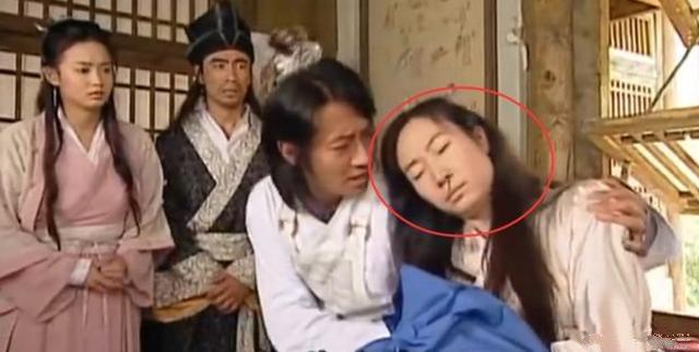 护士转行当演员，丈夫去世11年未再嫁，如今淡出，独自抚养女儿