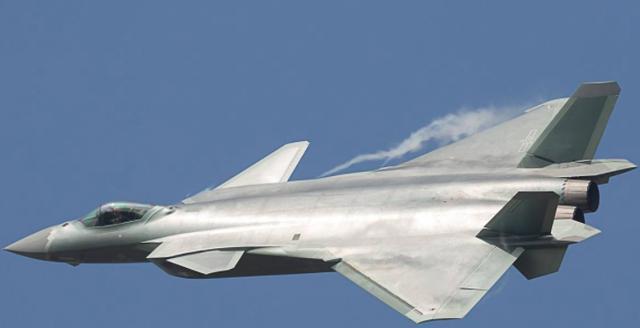 歼10换装矢量发动机预示着 歼20马上就要突破