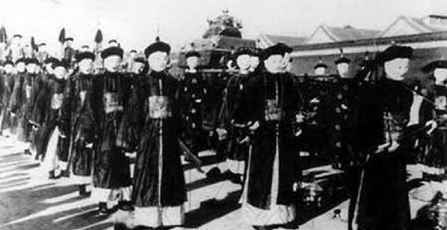 慈禧出殡珍贵照片，场面太大，外国人都看呆了