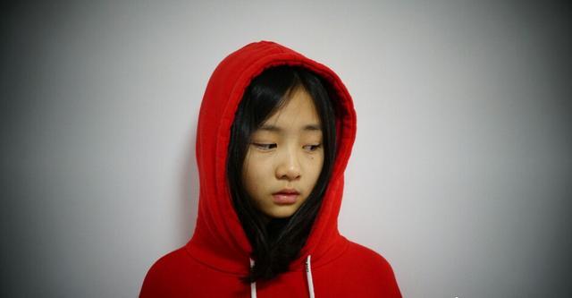 多多摆各种心情表情包, 超爱演!