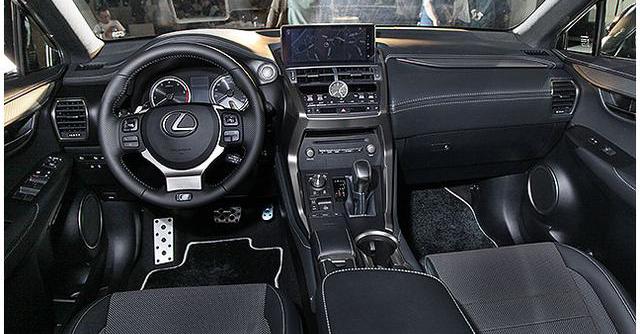 正式售价152万起、标配LSS+自动平安，Lexus小改款NX海内颁发