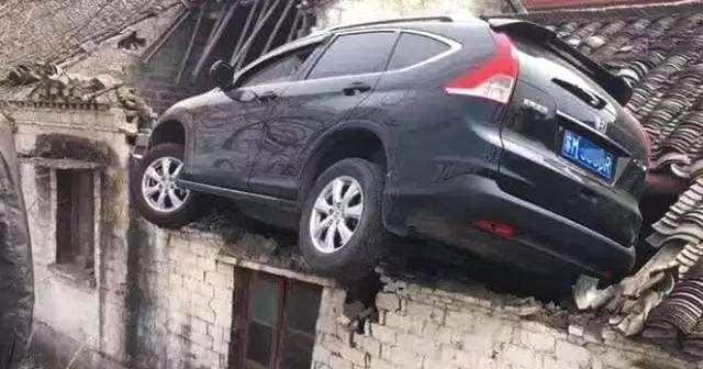 为什么开自动挡汽车简单了,可是却容易出交通事故呢?