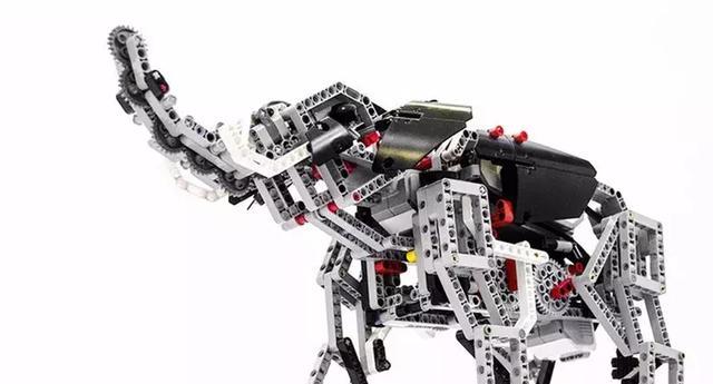 玛酷机器人:乐高≠拼积木,这可是个大学问!