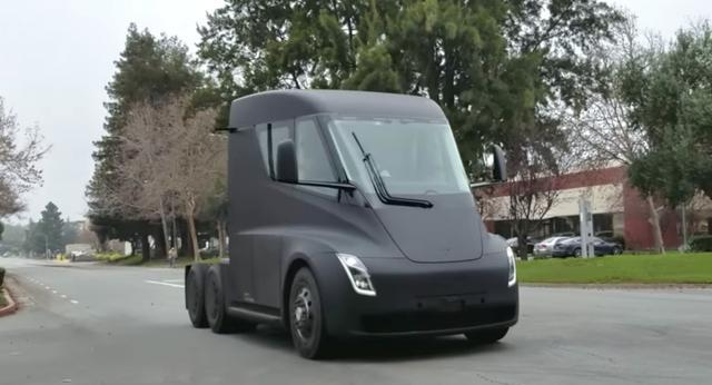 特斯拉全电动卡车测试视频曝光