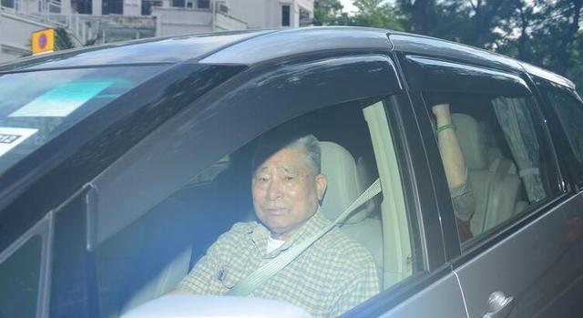 刘德华父母曝光，生活朴素，穿廉价衣服和鞋子，如今变成这样