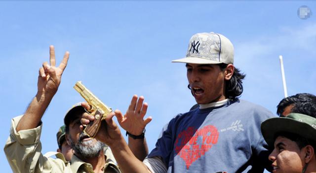 利比亚人又不傻，卡扎菲时期那么富裕，为何还主动推翻卡扎菲呢？