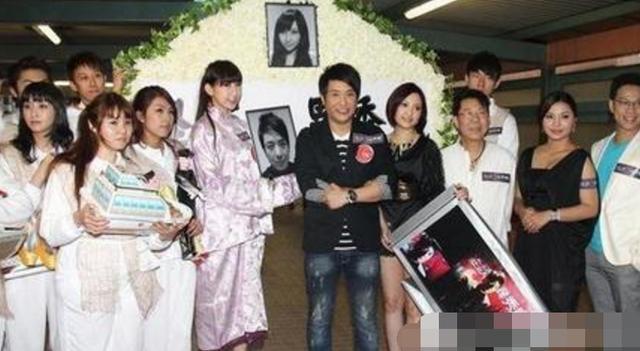 与星爷交恶23年，甚至诅咒星爷下地狱，后模仿容祖儿还冥婚被封杀