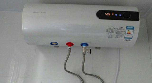 家中热水器不出热水别再找工人,老师傅教你一