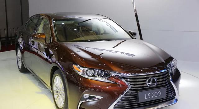 它是换标的凯美瑞？放弃A6L奔驰E级，买辆雷克萨斯ES 值么！