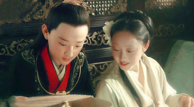 新版《红楼梦》林黛玉比薛宝钗大一岁,李少红真伤林妹妹的心