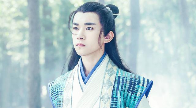 易烊千玺新剧双官宣:古装&现代你喜欢哪一款?