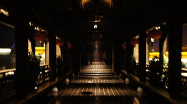 99元两人全包跟团游黔江, 濯水古镇风雨廊桥夜景很赞