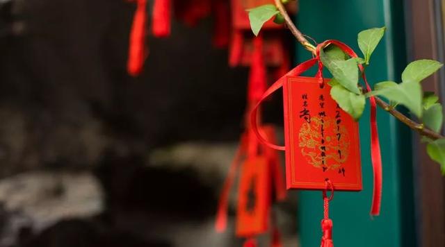 爆竹声中一岁除,春风送暖入屠苏|十首新春古诗