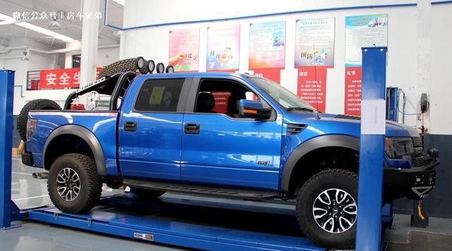 福特F150猛禽个性改装后，越野性能更加强势！