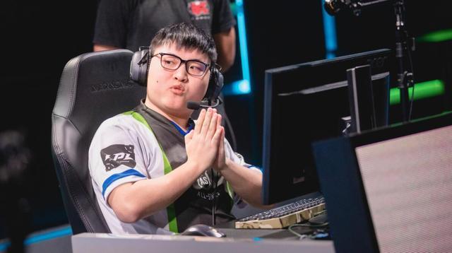 RNG小虎峡谷之巅被问候家人, 喷子字字诛心, 