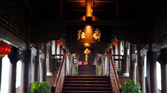 99元两人全包跟团游黔江, 濯水古镇风雨廊桥夜景很赞