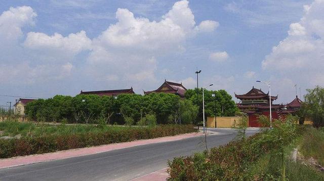 江苏面积第一县级市:号称省计划单列市,经济却