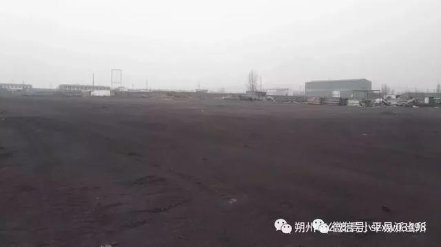 平鲁:男子露天堆放原煤,污染环境被拘留