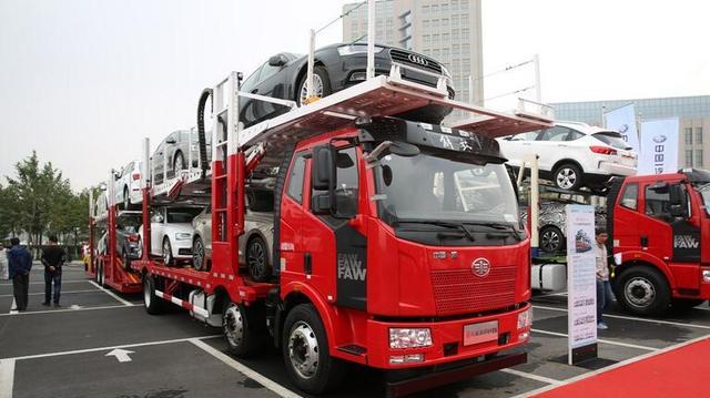 何为中置轴轿运车?