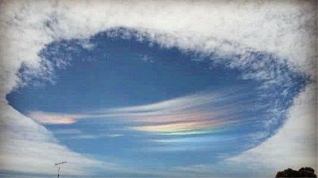 近日天空出现阴阳云、有人说是地震云、真的是不祥之兆吗？