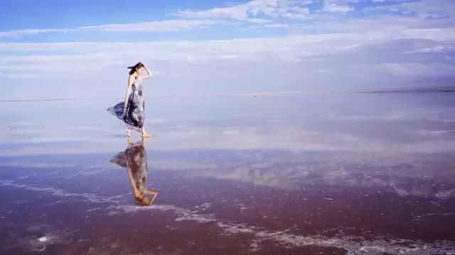 青海茶卡盐湖究竟有多美！被人称作“天空之城”，附攻略