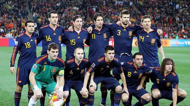 历届世界杯西班牙队合照