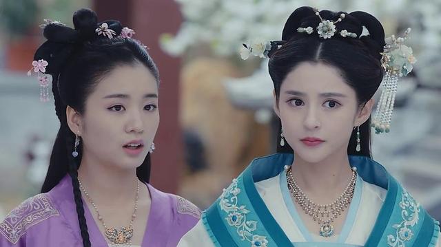 嫡出妹妹当皇后,庶出姐姐当妃子,可是姐姐抢了
