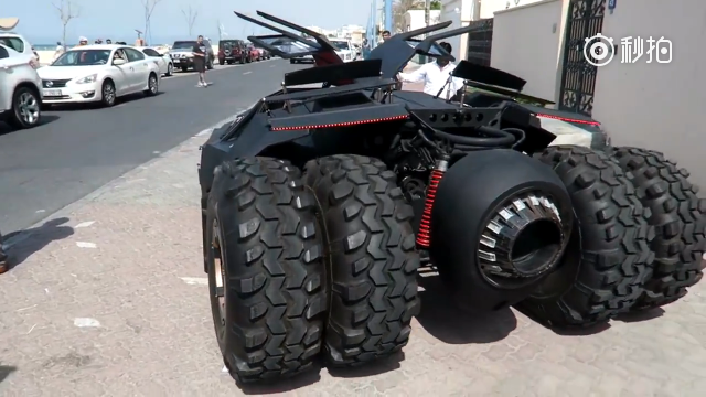 1000万的跑车掏出钥匙的那一刻，兰博基尼都不敢踩油门了