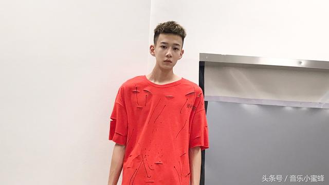 最近很火的十首歌送给大家