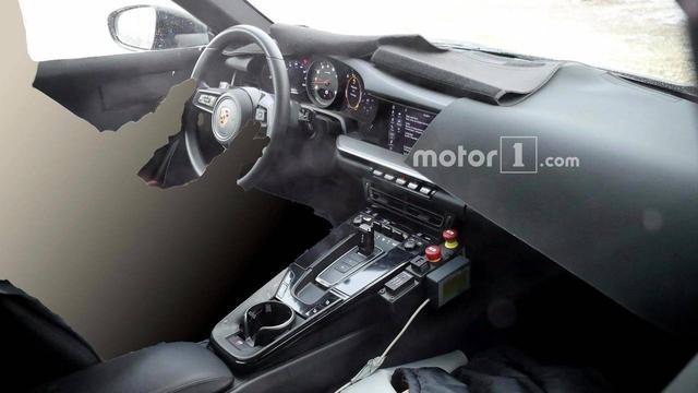 竖直而又坚挺 保时捷新款911档把成为亮点
