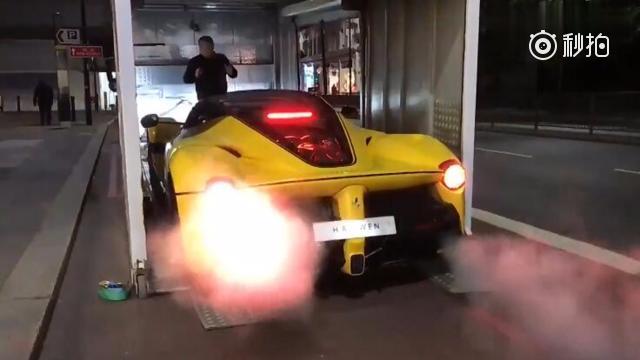 价值2亿的超级跑车刚刚到货，倒车的那一刻，才知道钱花的太值