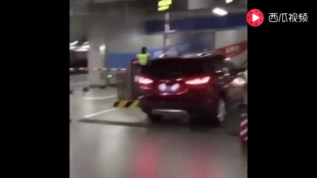 有钱了，我也买跑车