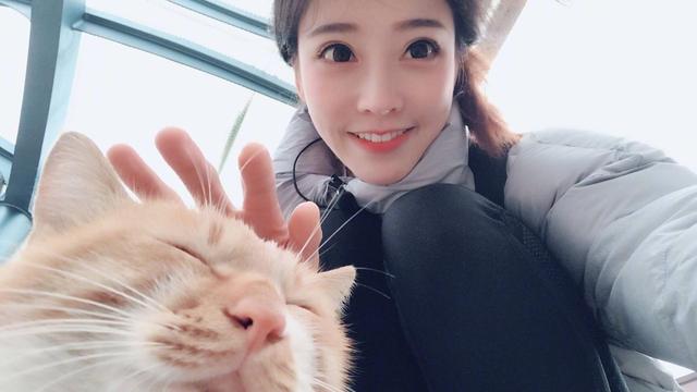 冯提莫将登上快本, 王思聪几个亿捧的周二珂却