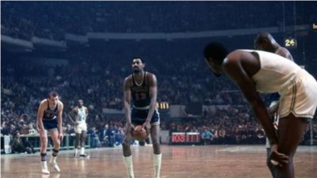 罚球不准怎么办?他直接扣篮罚球让NBA改规则