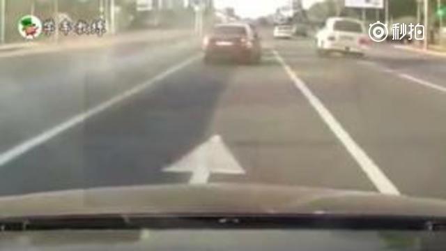 前车突然刹车，SUV时速100没敢踩刹车