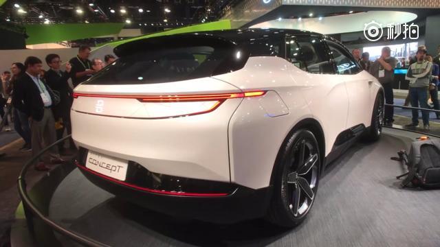 曾颖卓第一视觉体验拜腾首款电动车